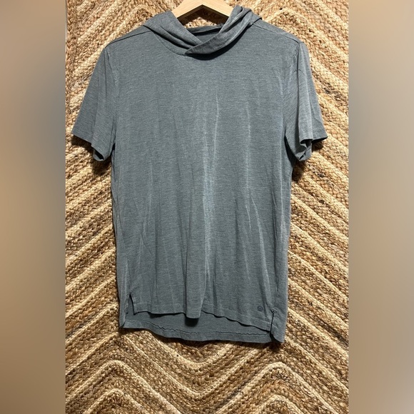 Apana Men's Grey Short Sleeve Tshirt w/ Hood,Hoodie,Size Small,Great Condition - Picture 1 of 8
